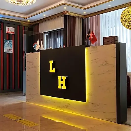 Loss Hotel 4*