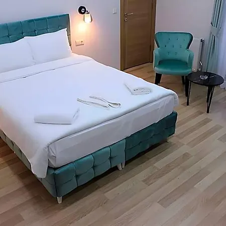 Hotel Loss