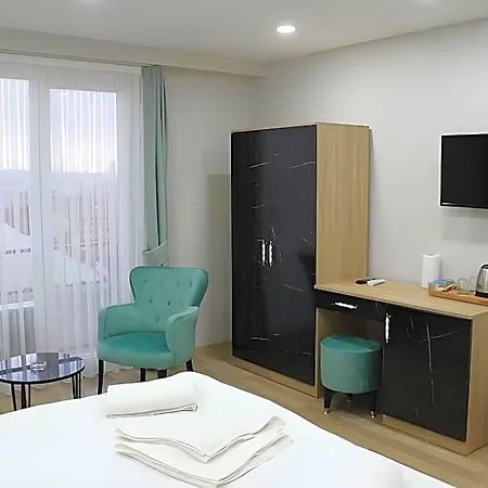 Loss Hotel