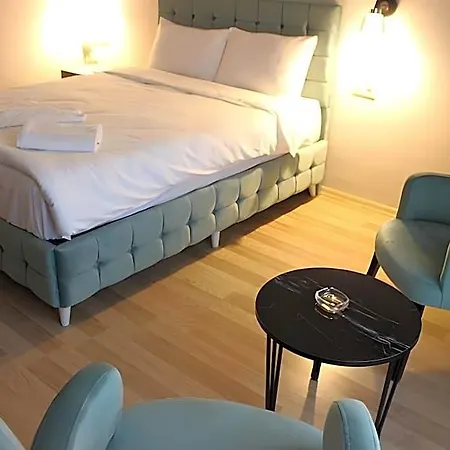 Loss Hotel 4*